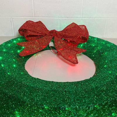 LOT 271: Large Size Lighted Wreath