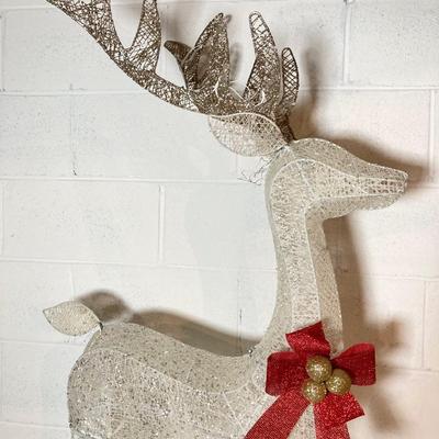 LOT 276: Three Piece Outdoor Christmas Lighted Deer Family Display