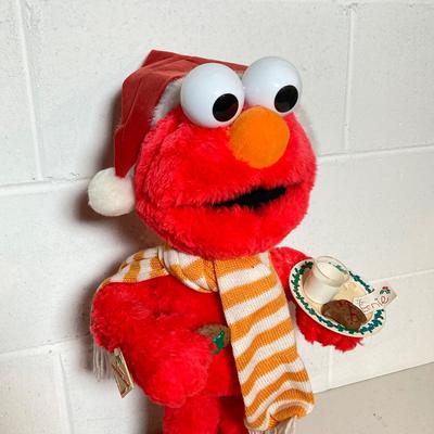 LOT 278: Telco Motion-ette Elmo and Big Bird Animated Display Figures