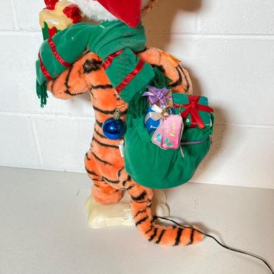LOT 279: Disney's Winnie the Pooh and Tigger Telco Motion-ette Electronic Display Figures with Adapters