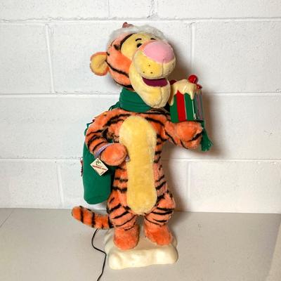 LOT 279: Disney's Winnie the Pooh and Tigger Telco Motion-ette Electronic Display Figures with Adapters