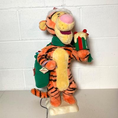 LOT 279: Disney's Winnie the Pooh and Tigger Telco Motion-ette Electronic Display Figures with Adapters