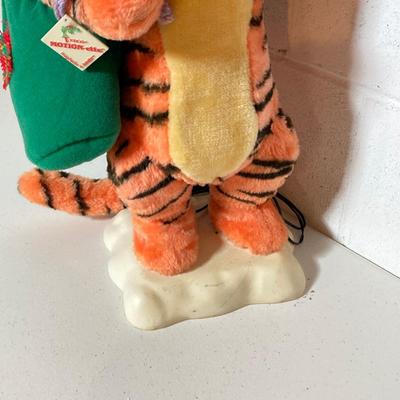 LOT 279: Disney's Winnie the Pooh and Tigger Telco Motion-ette Electronic Display Figures with Adapters