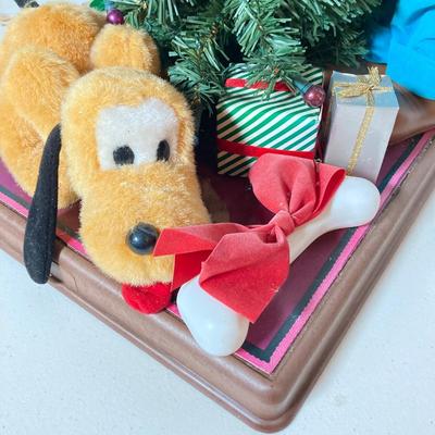 LOT 282: Disney's Electrical Musical / Lighted Christmas Display
