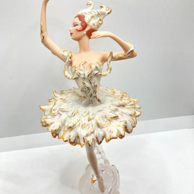 LOT 165: Stunning Ballerina Odette from Swan Lake Limited Edition of 9500 TM Bolshoi Theatre TFM