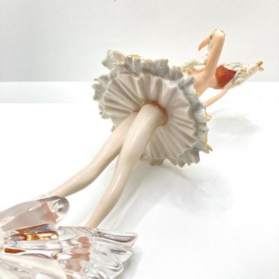 LOT 165: Stunning Ballerina Odette from Swan Lake Limited Edition of 9500 TM Bolshoi Theatre TFM
