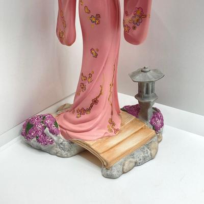 LOT 179: 1989 The Franklin Mint - "Yoshiko Manabu Saito" Fine Porcelain Figurine