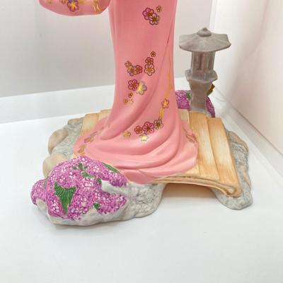 LOT 179: 1989 The Franklin Mint - "Yoshiko Manabu Saito" Fine Porcelain Figurine