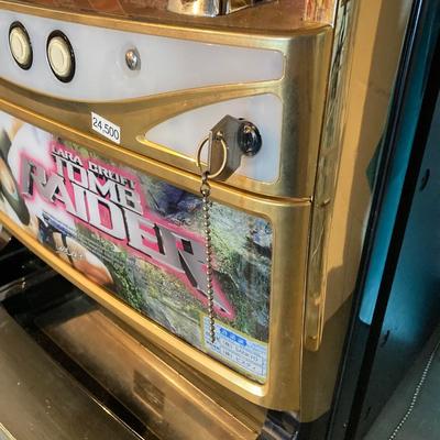 LOT 185: Lara Croft Tomb Raider Slot / Gaming Machine with Key and Tokens