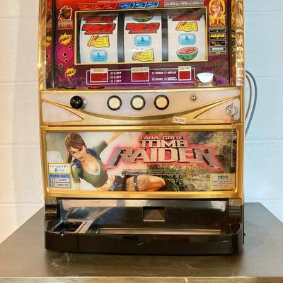LOT 185: Lara Croft Tomb Raider Slot / Gaming Machine with Key and Tokens