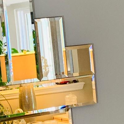 LOT 194: Decorative Wall Mirror