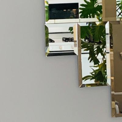 LOT 194: Decorative Wall Mirror