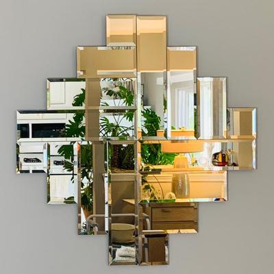 LOT 194: Decorative Wall Mirror