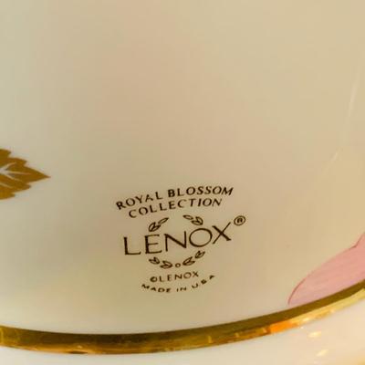 LOT 223: Lenox Porcelain Floral Table Lamp and Lenox Crescent Peachtree Vase
