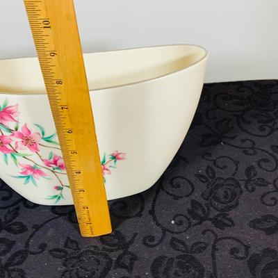 LOT 223: Lenox Porcelain Floral Table Lamp and Lenox Crescent Peachtree Vase