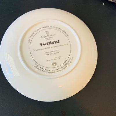 LOT 225: Set of Five (5) Franklin Mint - Royal Doulton House of Erte Art Deco Collectors Plates