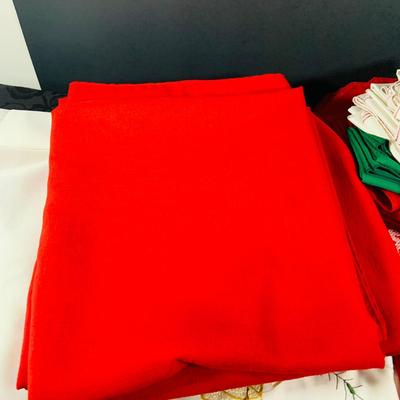 LOT 238: Large Selection of Christmas Linens, Holiday Glasses and Metal Decor