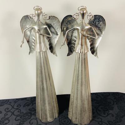 LOT 238: Large Selection of Christmas Linens, Holiday Glasses and Metal Decor
