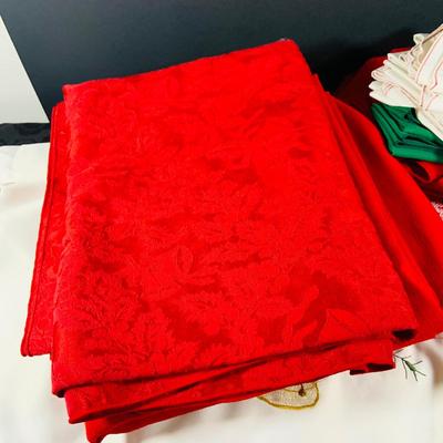 LOT 238: Large Selection of Christmas Linens, Holiday Glasses and Metal Decor