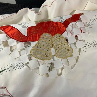 LOT 238: Large Selection of Christmas Linens, Holiday Glasses and Metal Decor