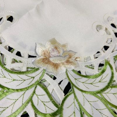 LOT 239: Spring Inspired Collection Forever Including Linen, Placemats sand Glass Drink Stirrer