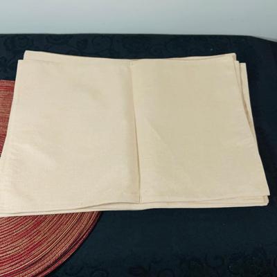 LOT 240: Large Selection of Lines -Table Cloths, Napkins and: Home Decor