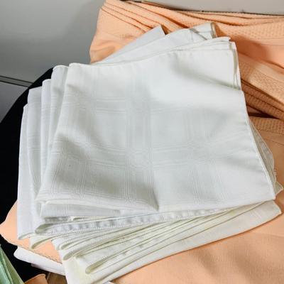 LOT 240: Large Selection of Lines -Table Cloths, Napkins and: Home Decor