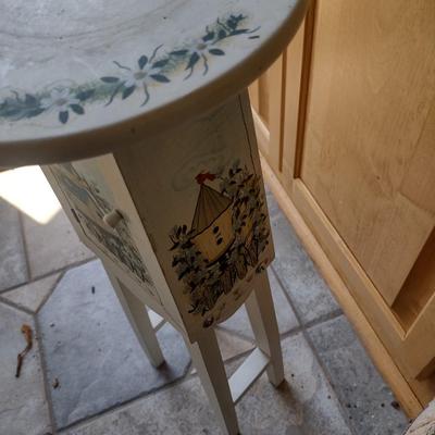 Painted Wood Finish Plant Stand