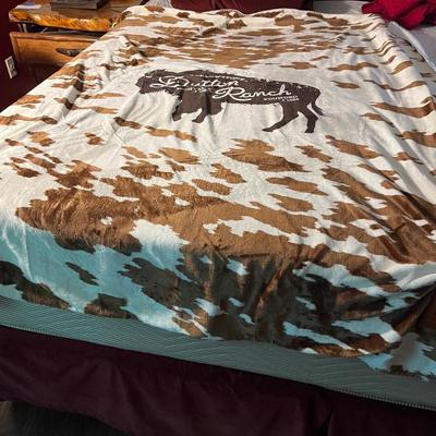 Yellowstone Dutton Ranch Pillow & Throw (GB2-MG)