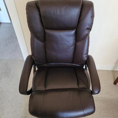 Wooden Desk, Computer Chair, and Rolling Mat (BR2-EL)