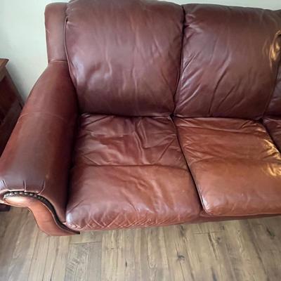 King Hickory Leather Sofa With Nailhead Accents (LR-MG)
