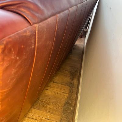 King Hickory Leather Sofa With Nailhead Accents (LR-MG)