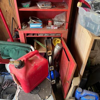 Sale Photo Thumbnail #175: Tools and tool box and more.

** FISHING NETS NOT INCLUDED**