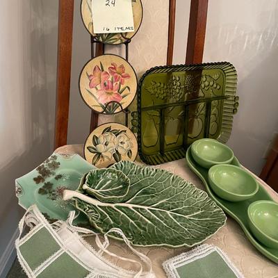 Sale Photo Thumbnail #77: Delightful assortment of decorative plates and serving pieces & small wine related textiles - 16 piece