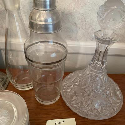 Sale Photo Thumbnail #92: Barware, Glass coasters, snack bowls, 25 pieces