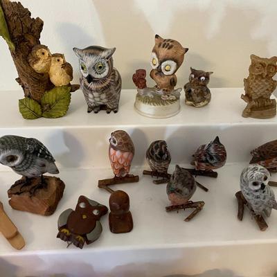 Sale Photo Thumbnail #214: 36 piece minature owl collection