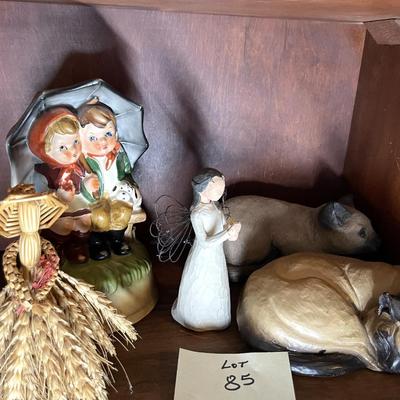 Sale Photo Thumbnail #236: Music box, sleeping cat statues, mug etc. 5 items 