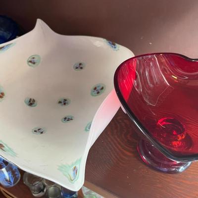 Sale Photo Thumbnail #240: Glass bowls and tray - 4 pieces 