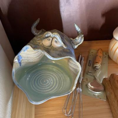 Sale Photo Thumbnail #248: Cutting boards, garlic container, sponge holder etc. 11 items 