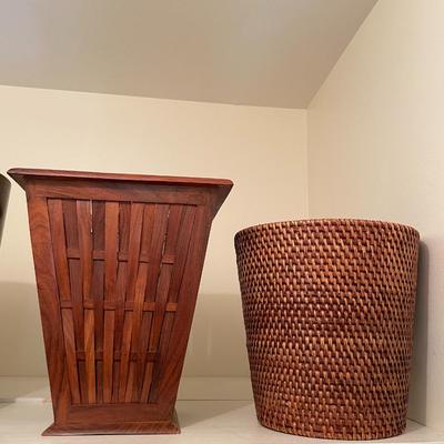 Sale Photo Thumbnail #301: 4 watebaskets