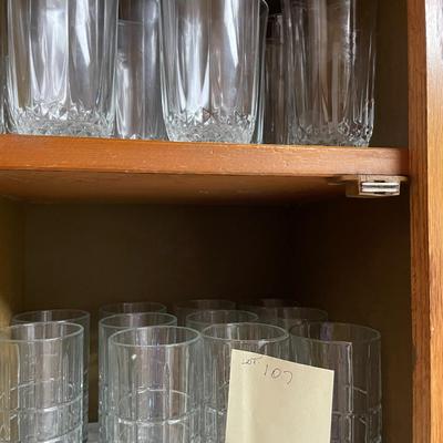 Sale Photo Thumbnail #312: 24 pieces - Asst glassware