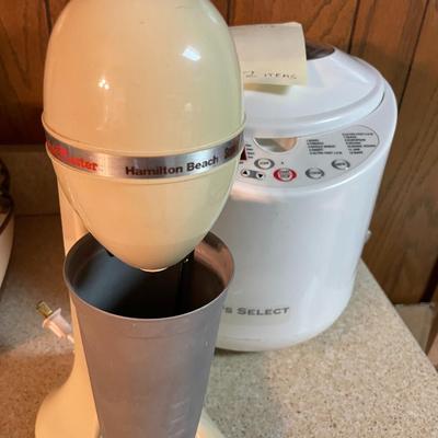 Sale Photo Thumbnail #347: Wellbilt breadmaker & milkshake blender - works 