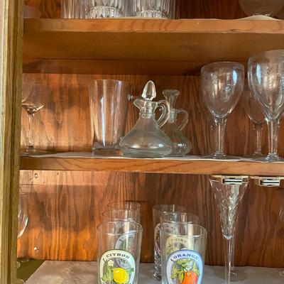 Sale Photo Thumbnail #355: Asst glasses - 41 pieces