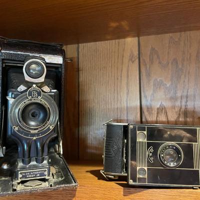 Sale Photo Thumbnail #409: 5 Vintage Film Cameras 
