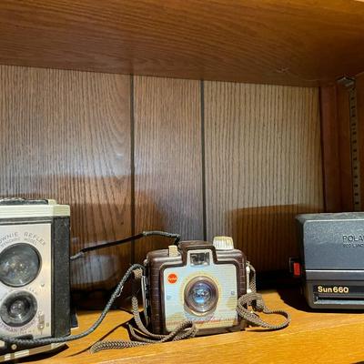 Sale Photo Thumbnail #410: 5 Vintage Film Cameras 