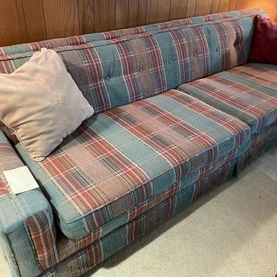 Sale Photo Thumbnail #448: Sofa with 4 cushions 