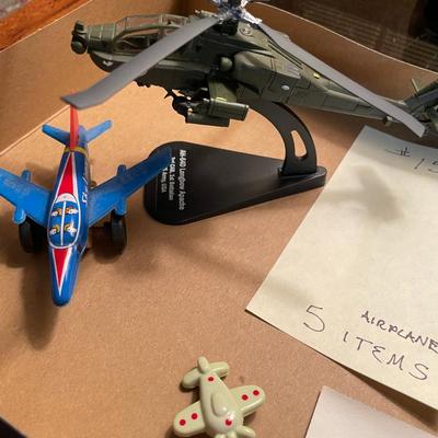Sale Photo Thumbnail #464: Small airplane collection with 1 items as an airplance clock 