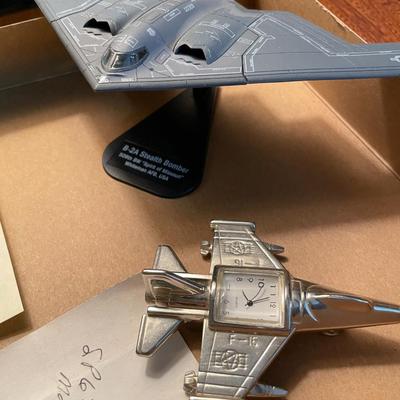 Sale Photo Thumbnail #463: Small airplane collection with 1 items as an airplance clock 