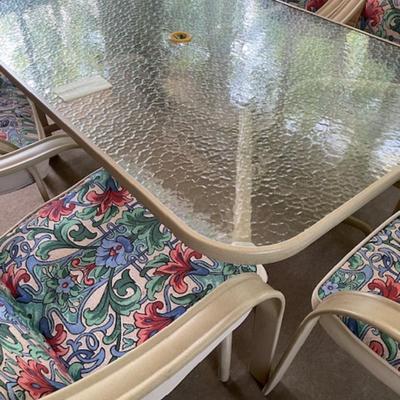 Sale Photo Thumbnail #491: Table with 6 chairs & cushions 