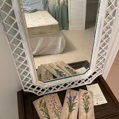 Sale Photo Thumbnail #502: Faux wood hmapler, trash can, whdite mirror, flower wall décor